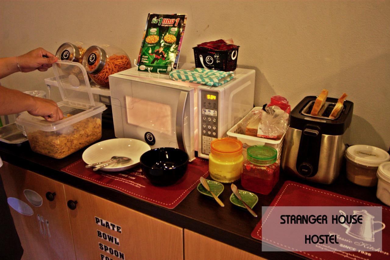 Stranger House Hostel Chiang Mai Buitenkant foto