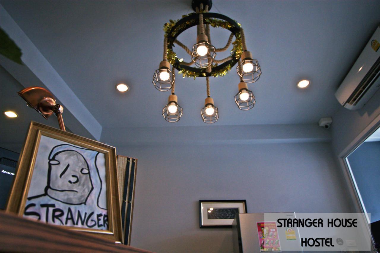 Stranger House Hostel Chiang Mai Buitenkant foto