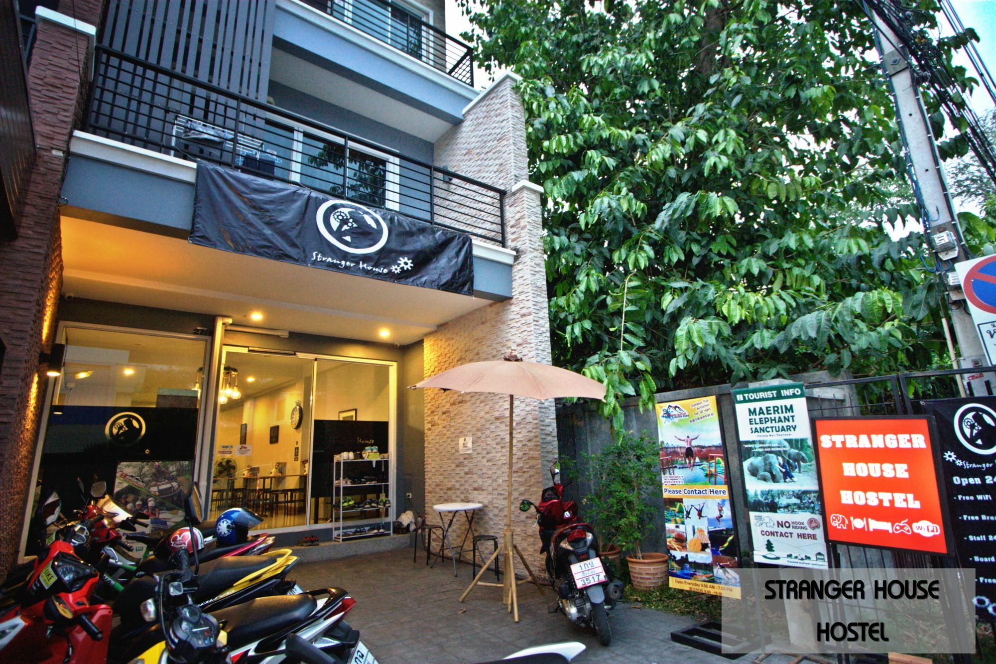 Stranger House Hostel Chiang Mai Buitenkant foto